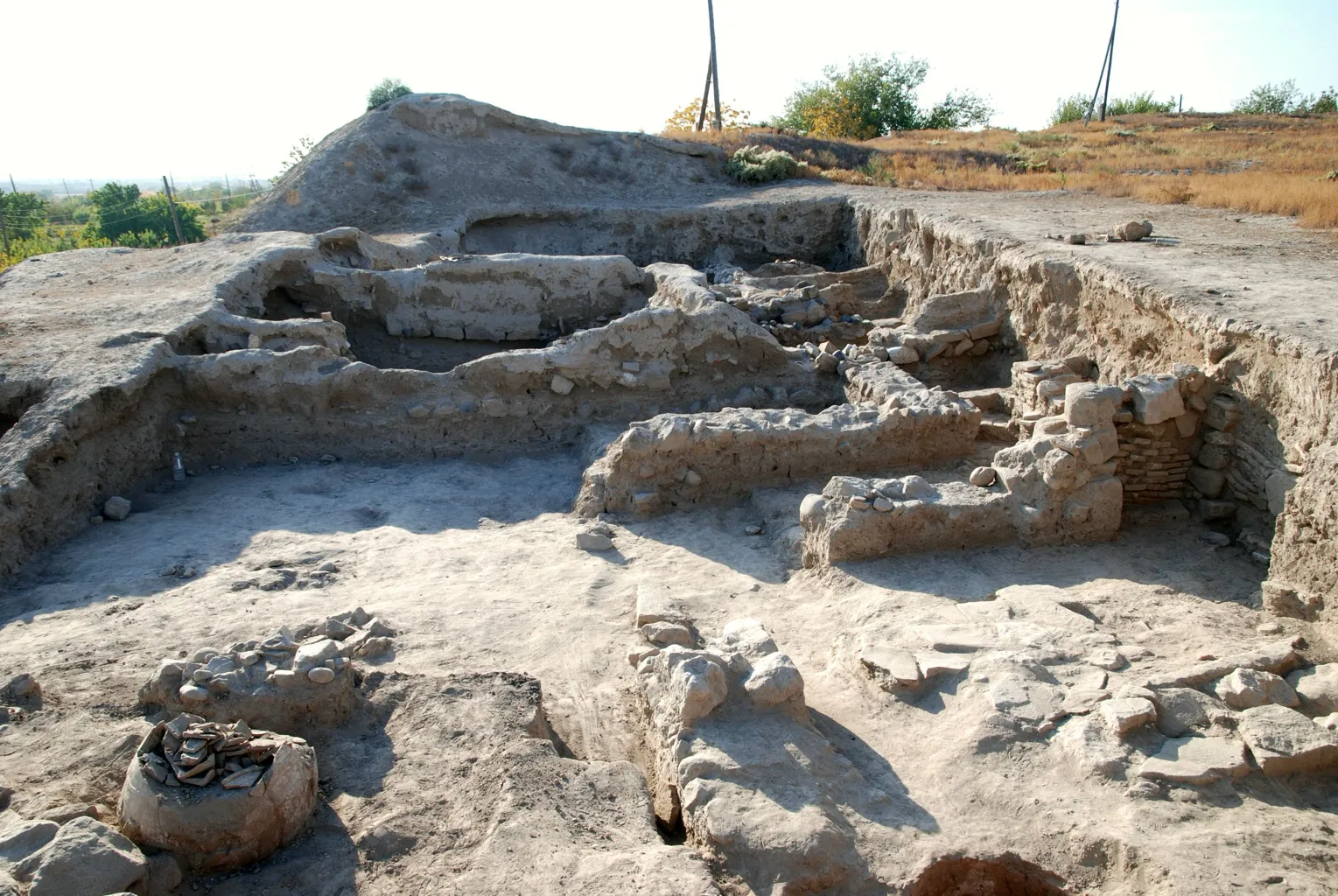 dvin archaeological site 2