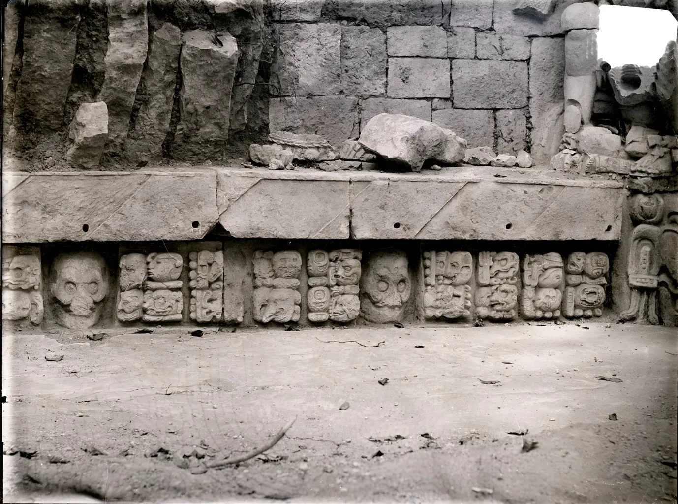 Copan 1890 1891 Alfred Percival Maudslay 3