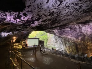Devil’s Arse (Peak Cavern)