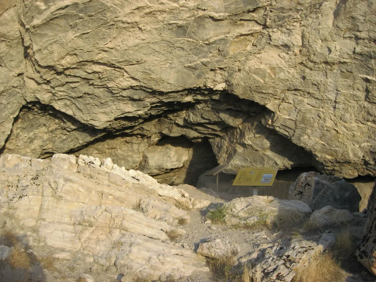 Lovelock Cave