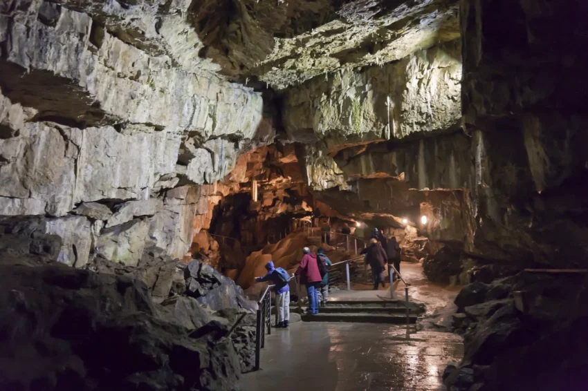 Poole's Cavern 5