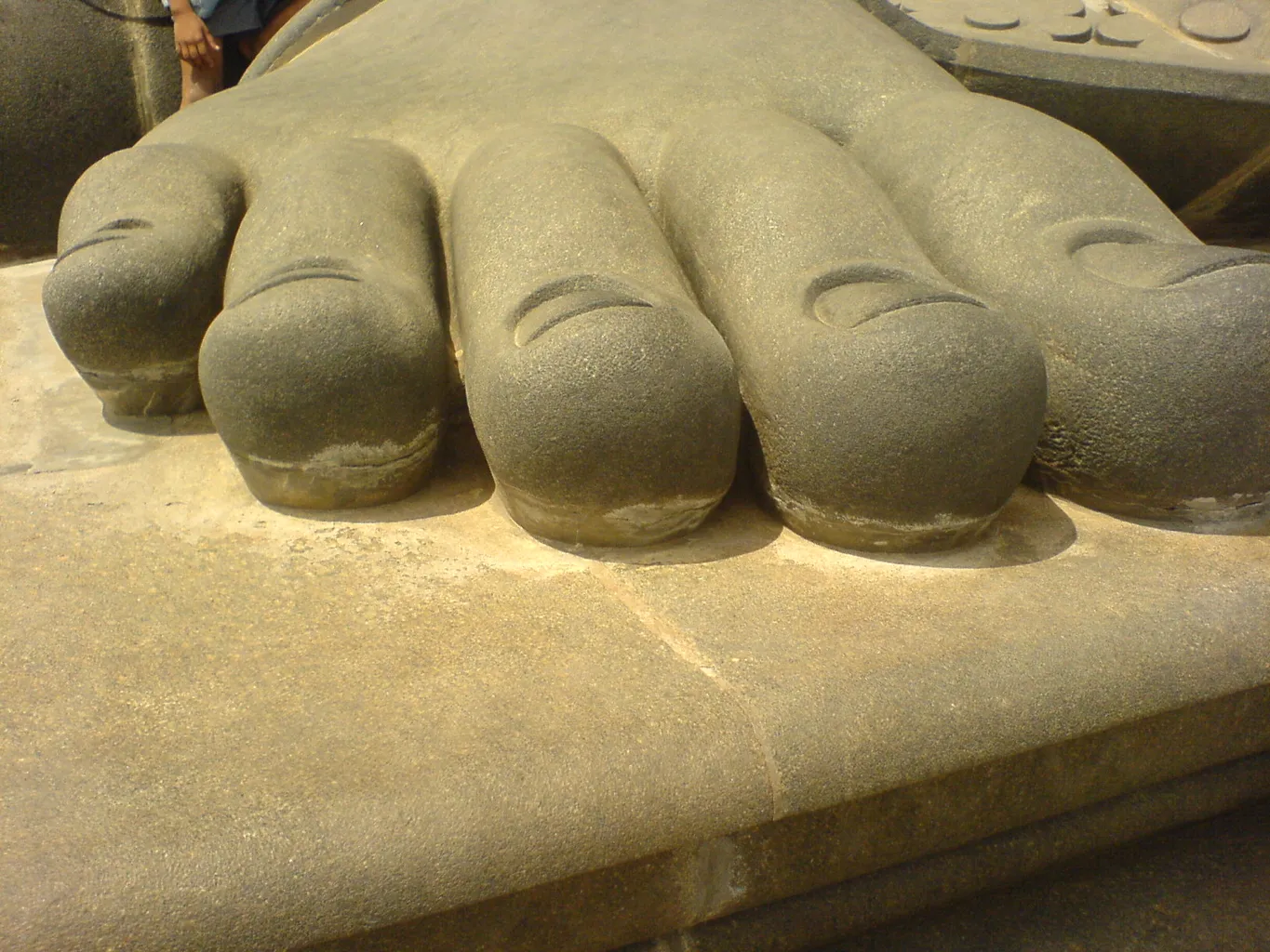 Thiruvalluvar Statue 3