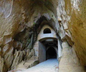 Crypta Neapolitana 5