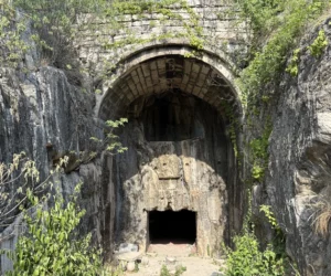 Huan Tui Stone Chamber Tomb 16