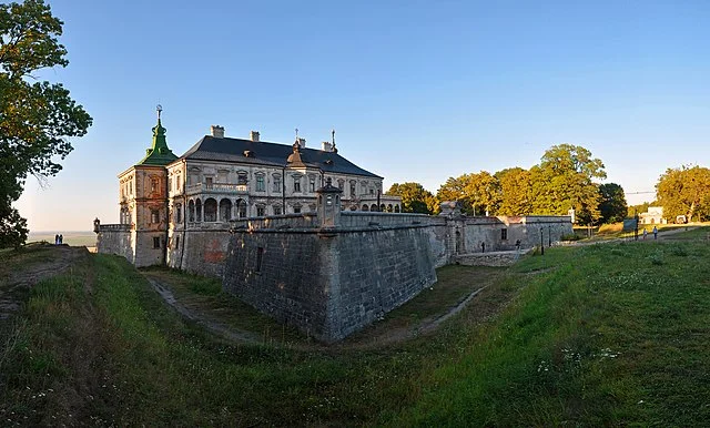 Ownership and Decline of Pidhirtsi Castle