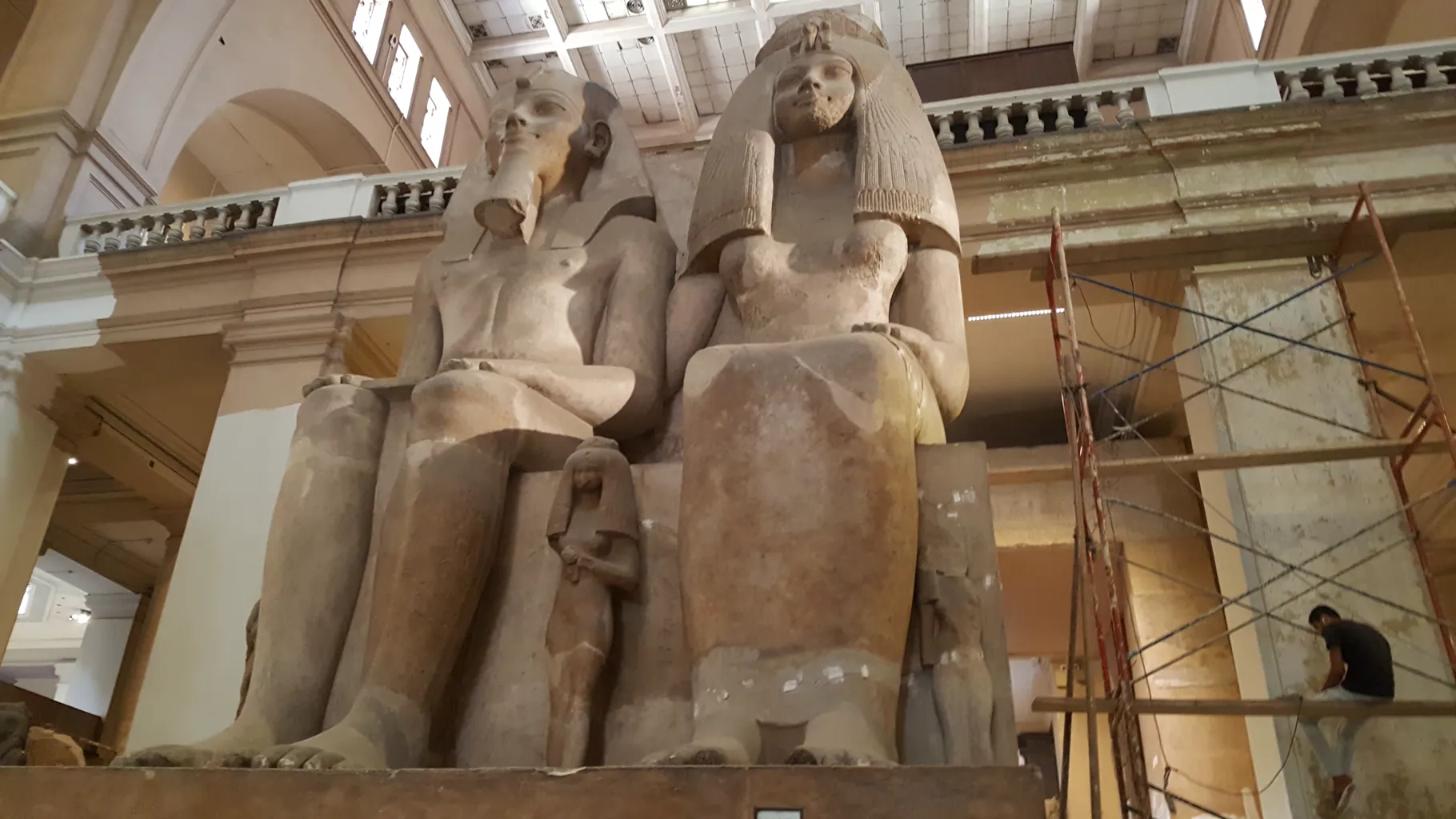 Colossal statue of Amenhotep III and Tiye 2