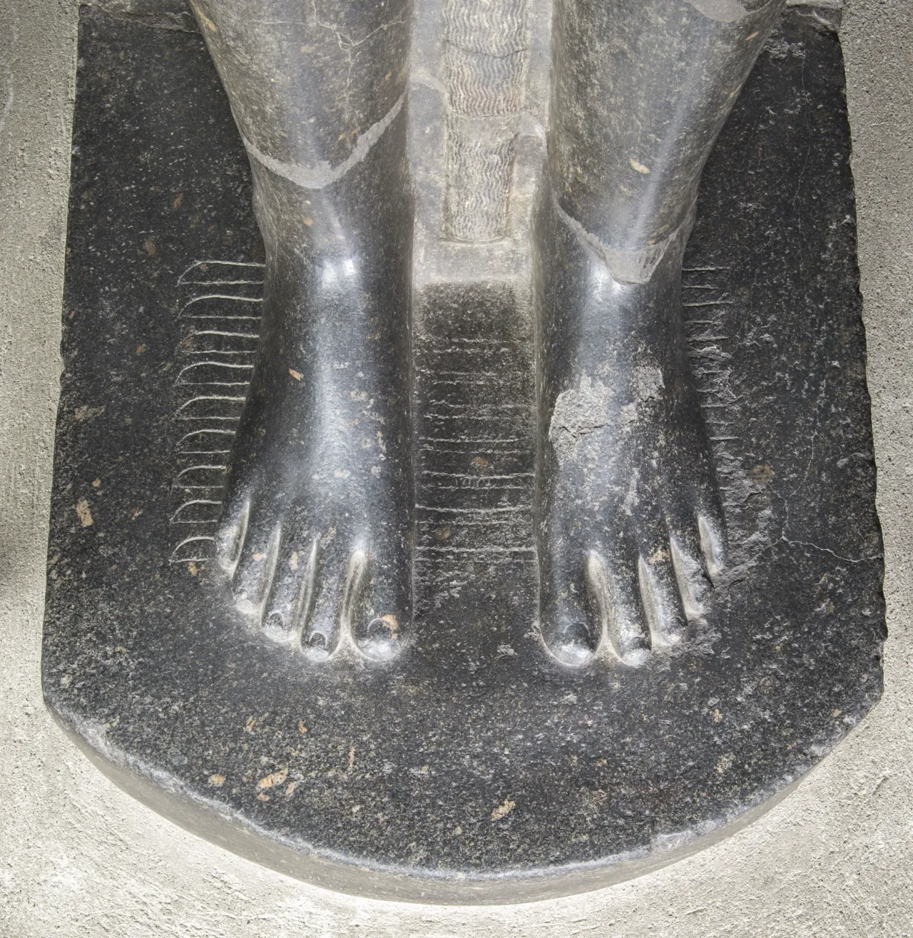 Statue of Tuthmosis III 5