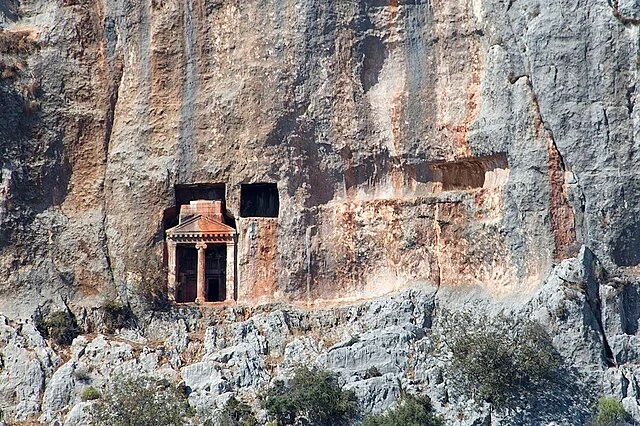 Architectural Features of Cyaneae Rock graves