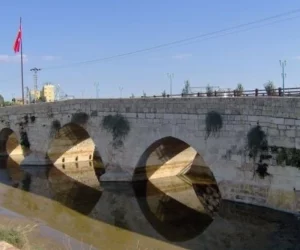 Baç Bridge