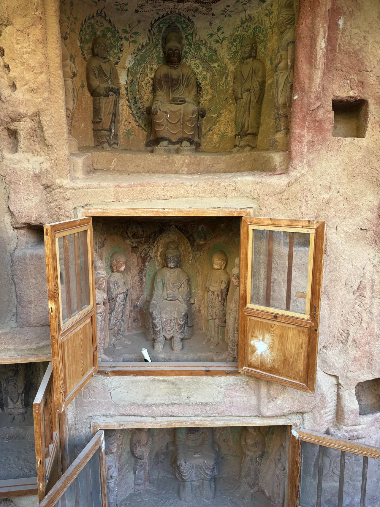 Bingling Temple Grottoes 18