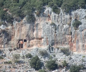 Cyaneae Rock Graves