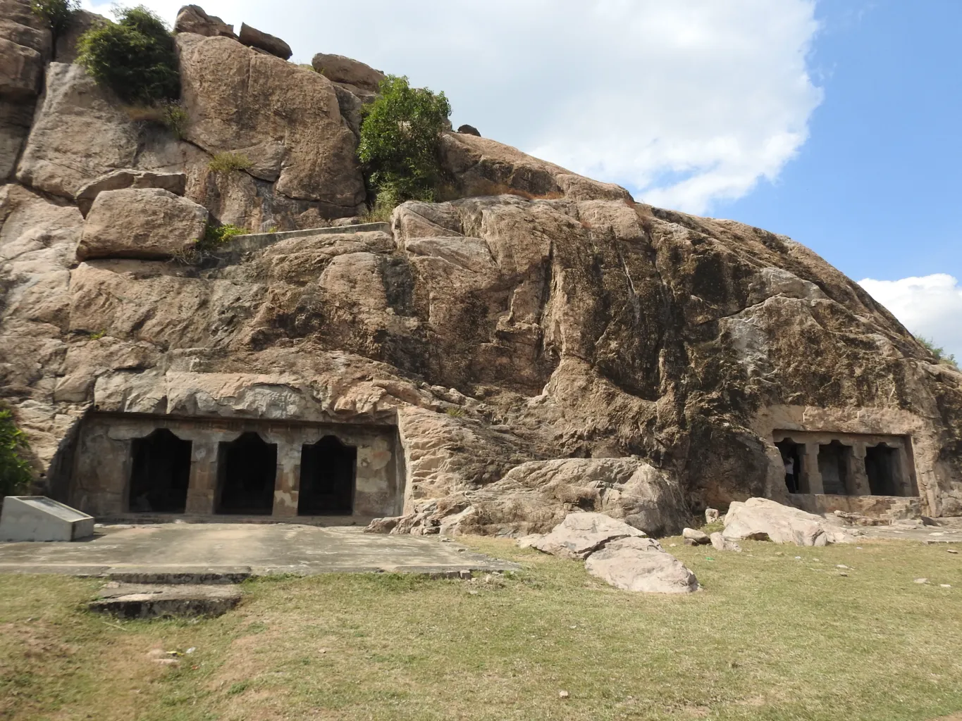 Mamandur rock cut caves 1