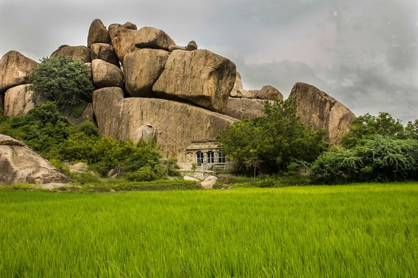 Rock Cut Pallava Temple at Thalavanur