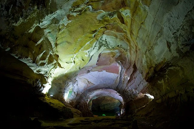 The Cultural Layering of Fukui Cave