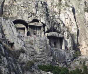 Tombs of the kings of Pontus 4