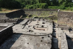 Uparkot Caves