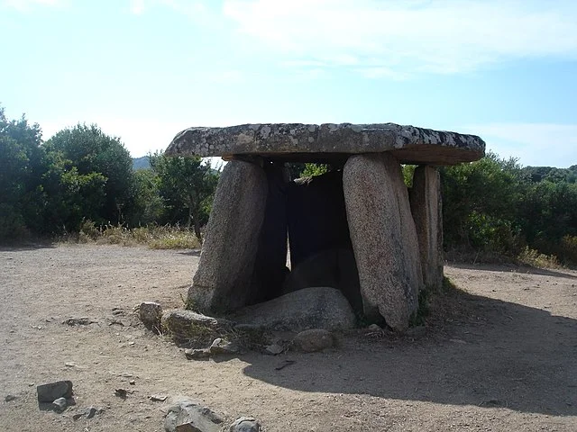 Archaeological Importance of Structure and Design of Dolmen of Funtanaccia