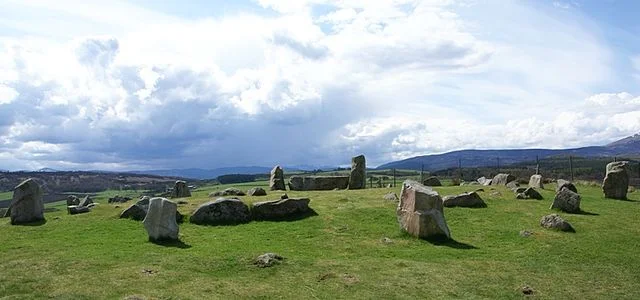 Location and Structure of Tomnaverie Stone Circle