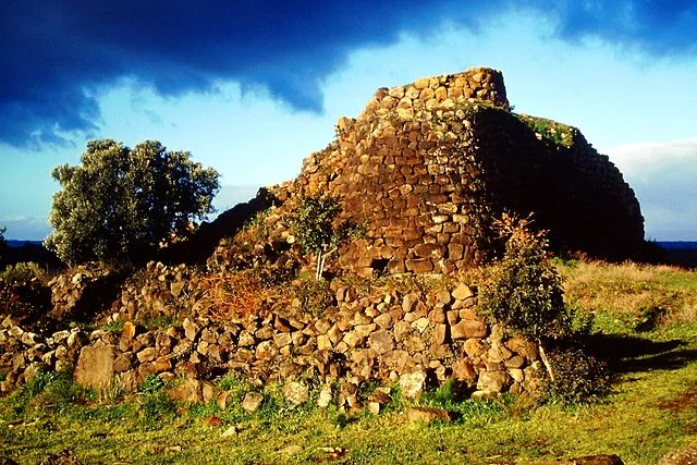 Artifacts and Excavations of Nuraghe Iloi