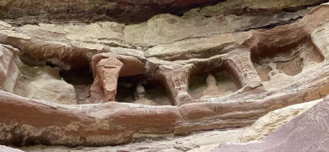 Artistic Elements of Baoquansi Caves