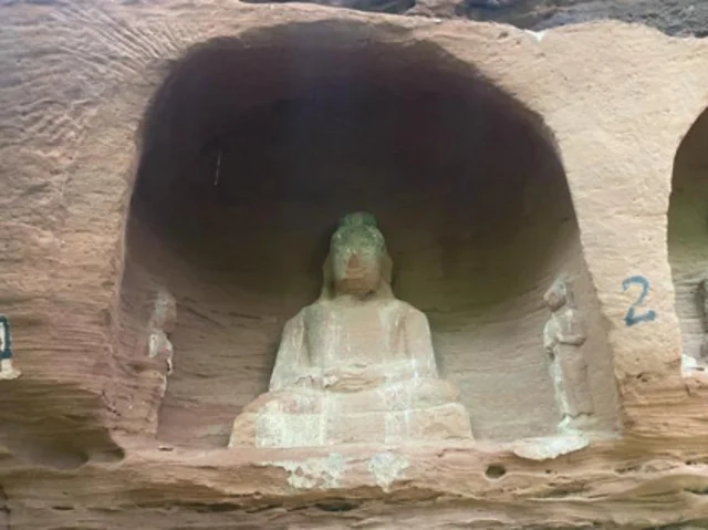 Baoquansi Caves