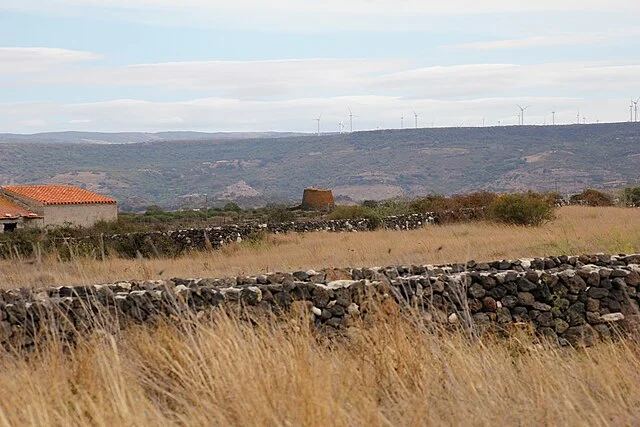 Historical Context of Nuraghe Oes