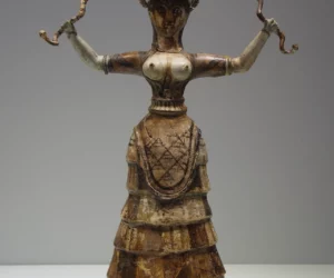 Minoan snake goddess figurines 1