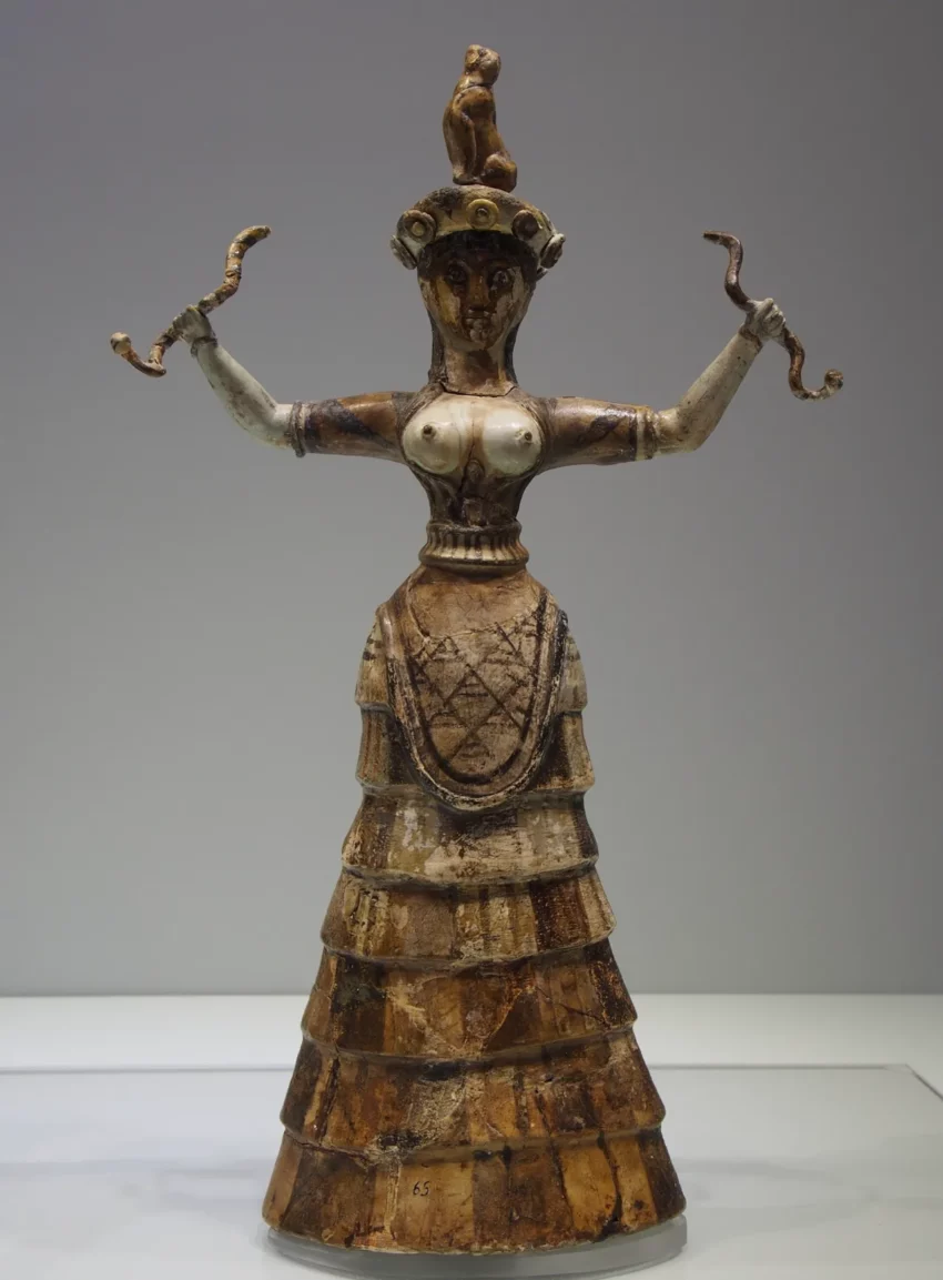 Minoan snake goddess figurines 1