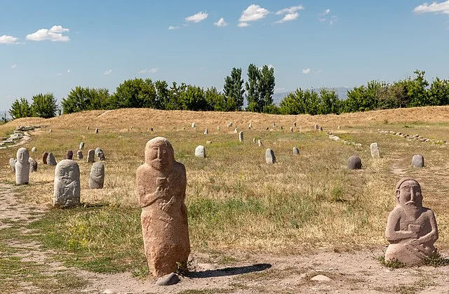 Origins and Distribution of Kurgan Stelae