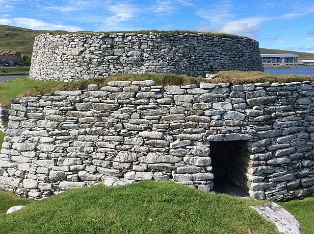 Phases of Development of Clickimin Broch