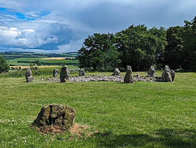 Structure of the Loanhead Stone Circle