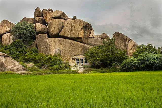 Architectural Features of Rock Cut Pallava Temple at Dhalavanur