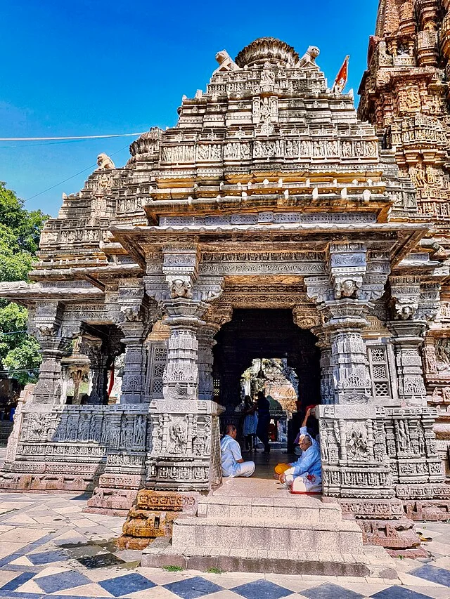 Architectural Features of Siddhanath Temple