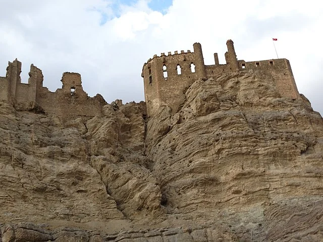 Architectural Features of Hoşap Castle