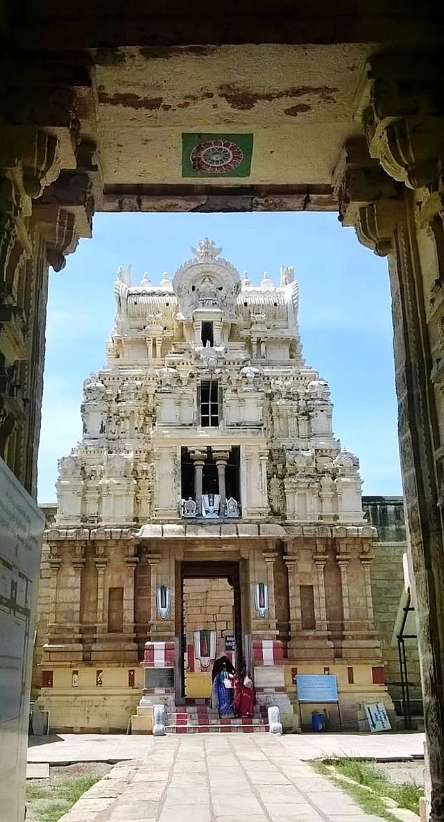 Architecture and Layout of Pundarikakshan Perumal Temple