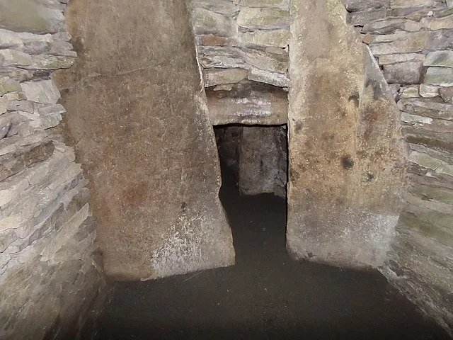 Construction Techniques of Grey Cairns of Camster