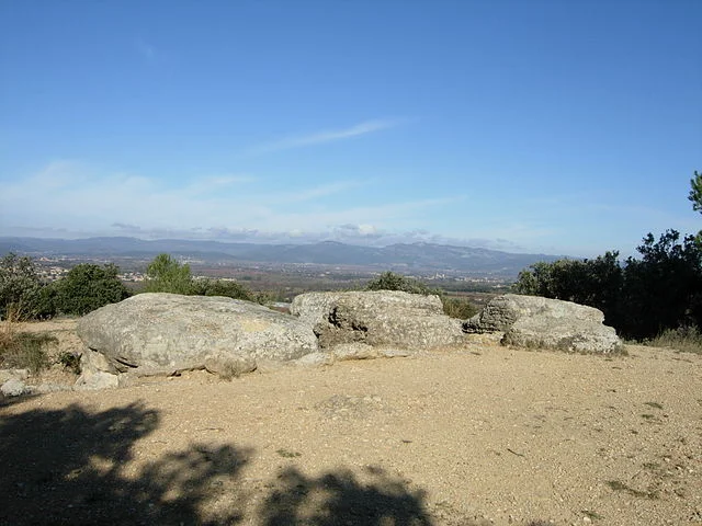 Description and Structure of Gallardet Dolmen