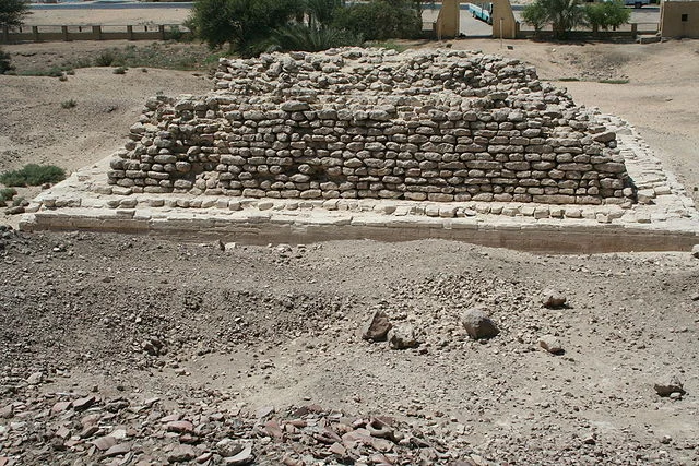 Historical Context of Pyramid of Saujet el Meitin