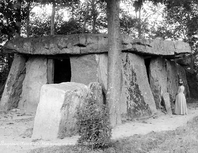 Purpose and Use of Dolmen de Bagneux