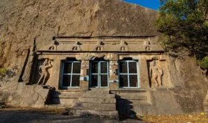 Rock Cut Pallava Temple at Dhalavanur