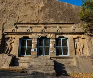 Rock Cut Pallava Temple at Dhalavanur