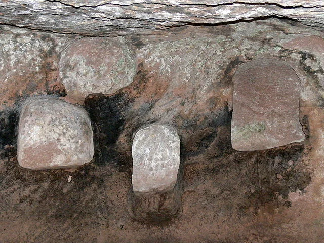 Unique Features of Özkonak Underground City