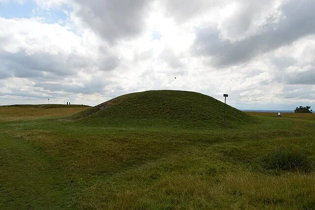 Burial Practices of Mound of the Hostages