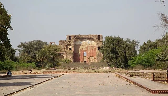 History and Construction of Tomb of Akbar