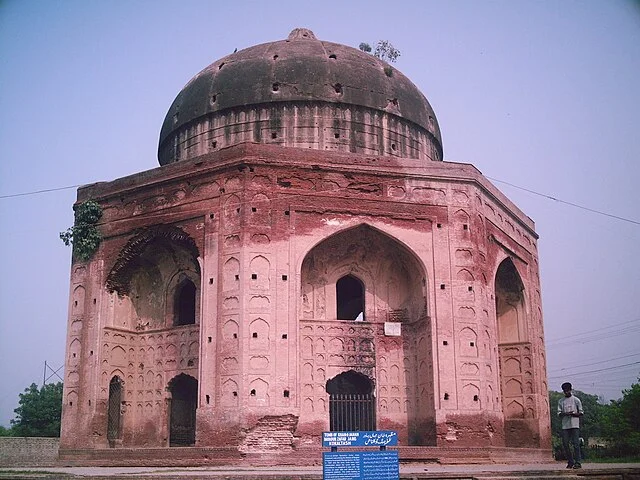 Significance of Tomb of Khan e Jahan Bahadur Kokaltash