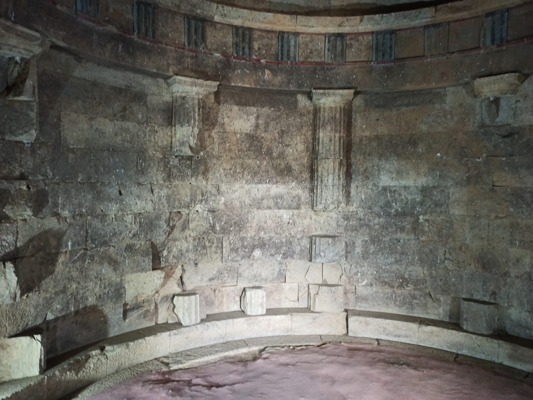 Engaged Doric half-columns and a painted frieze inside the circular domed chamber of the Thracian temple at Starosel