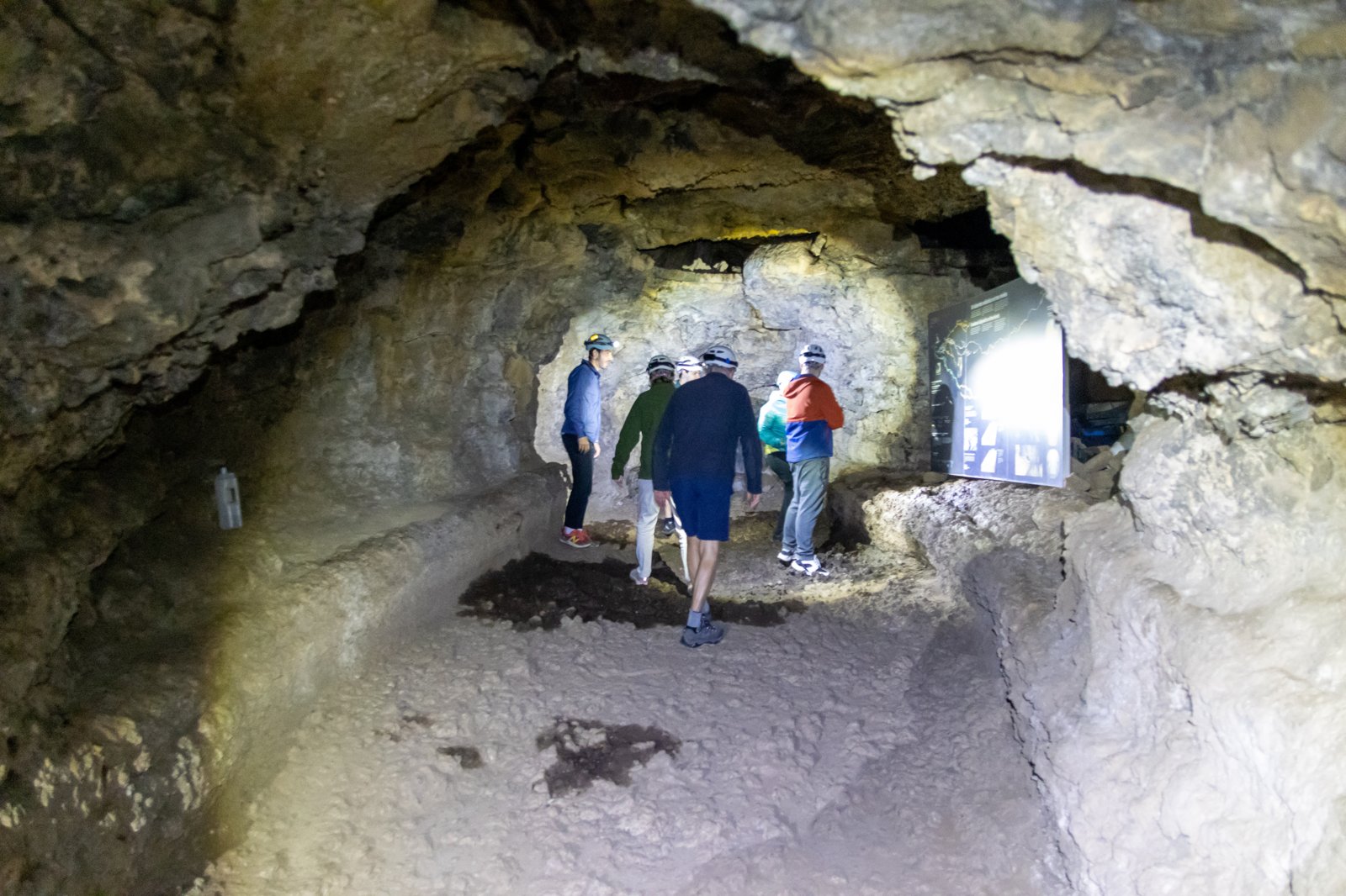 Passage inside the Cueva del Viento lava tube system