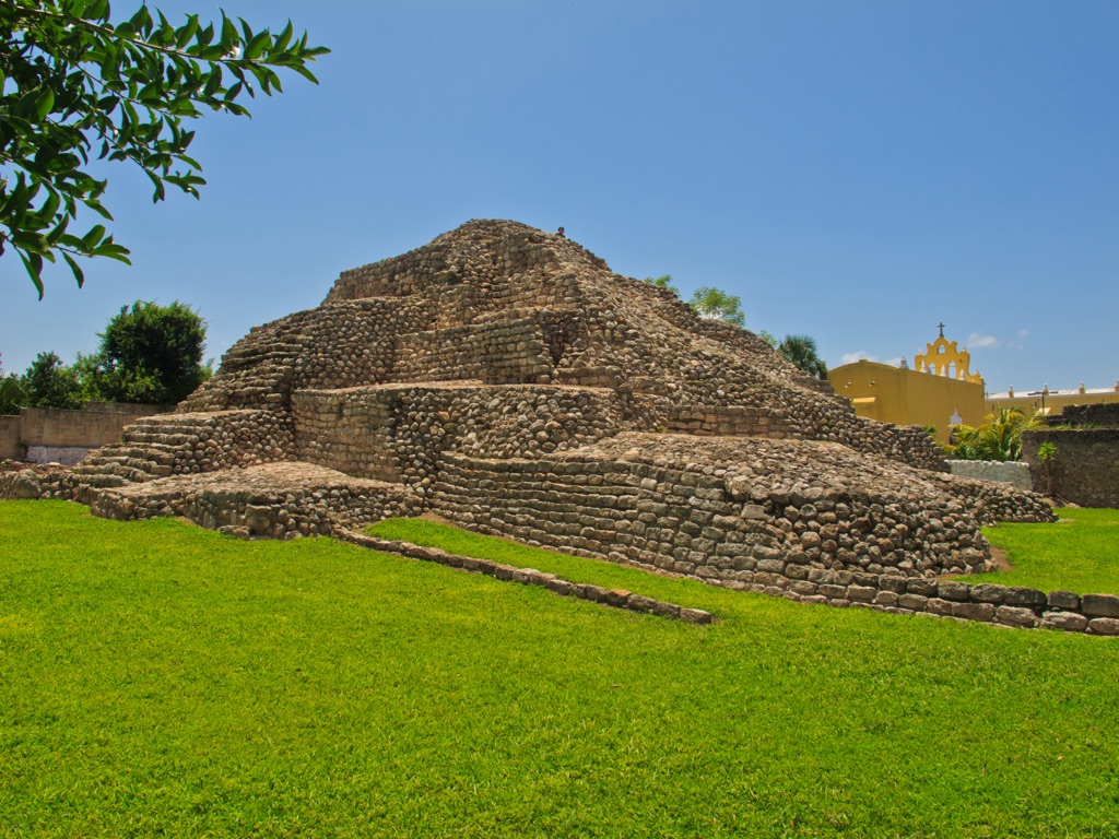 Acanceh maya ruins