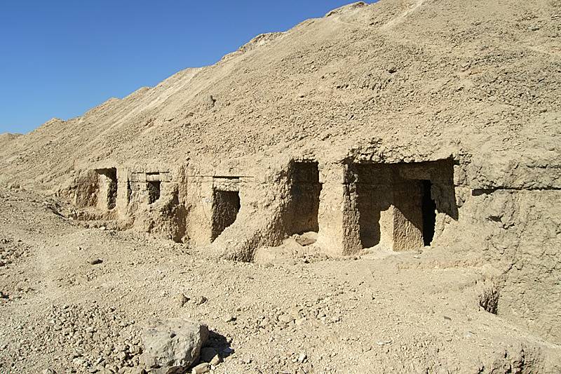 El Hawawish Tombs 4