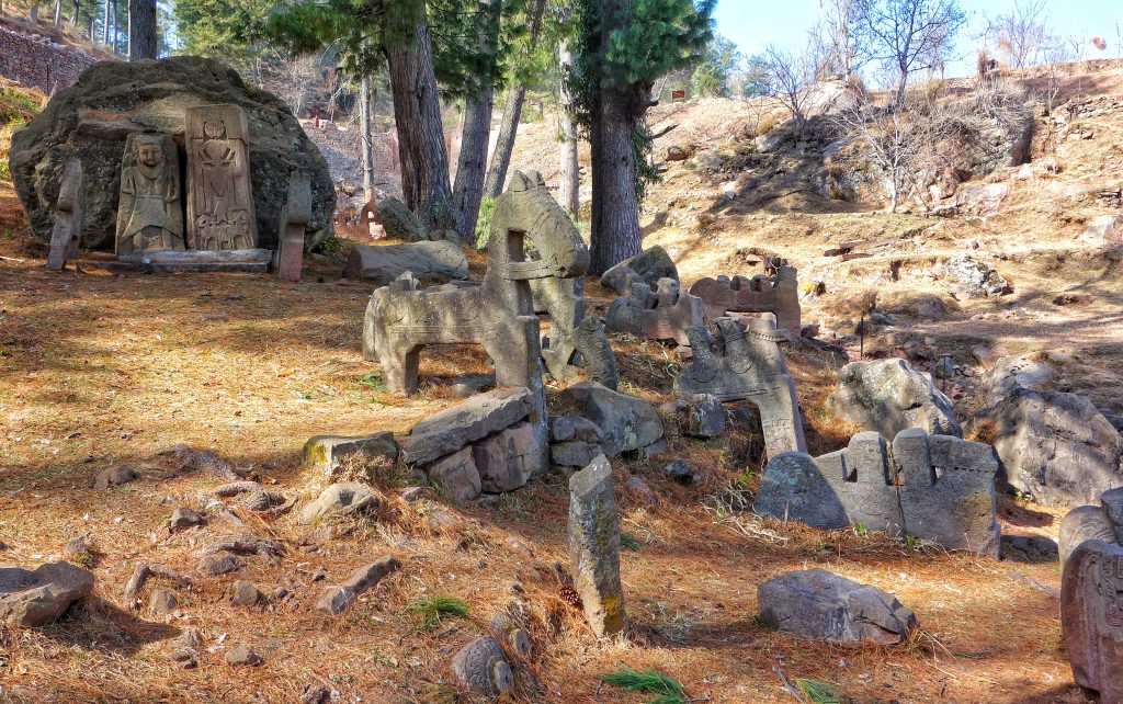 Horsemen Statues of the Pir Panjal 5